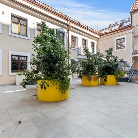 Be A Neighbour To A President Apartment