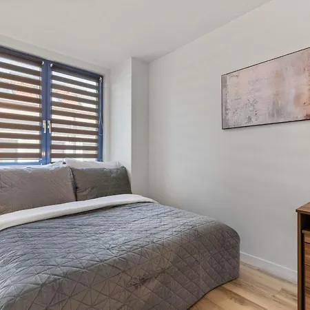 Be A Neighbour To The President * Bratysława